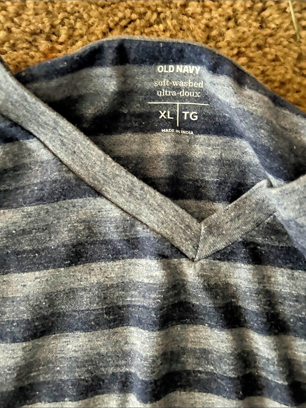 Old Navy Striped Short Sleeve Tee in Gray & Black Size XL